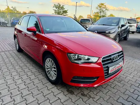 Audi A3 Sportback, Rot, auf dem Hof von S.A.S Automobile