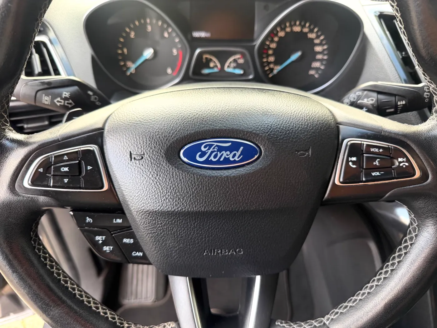 Ford Kuga — Ansicht 4