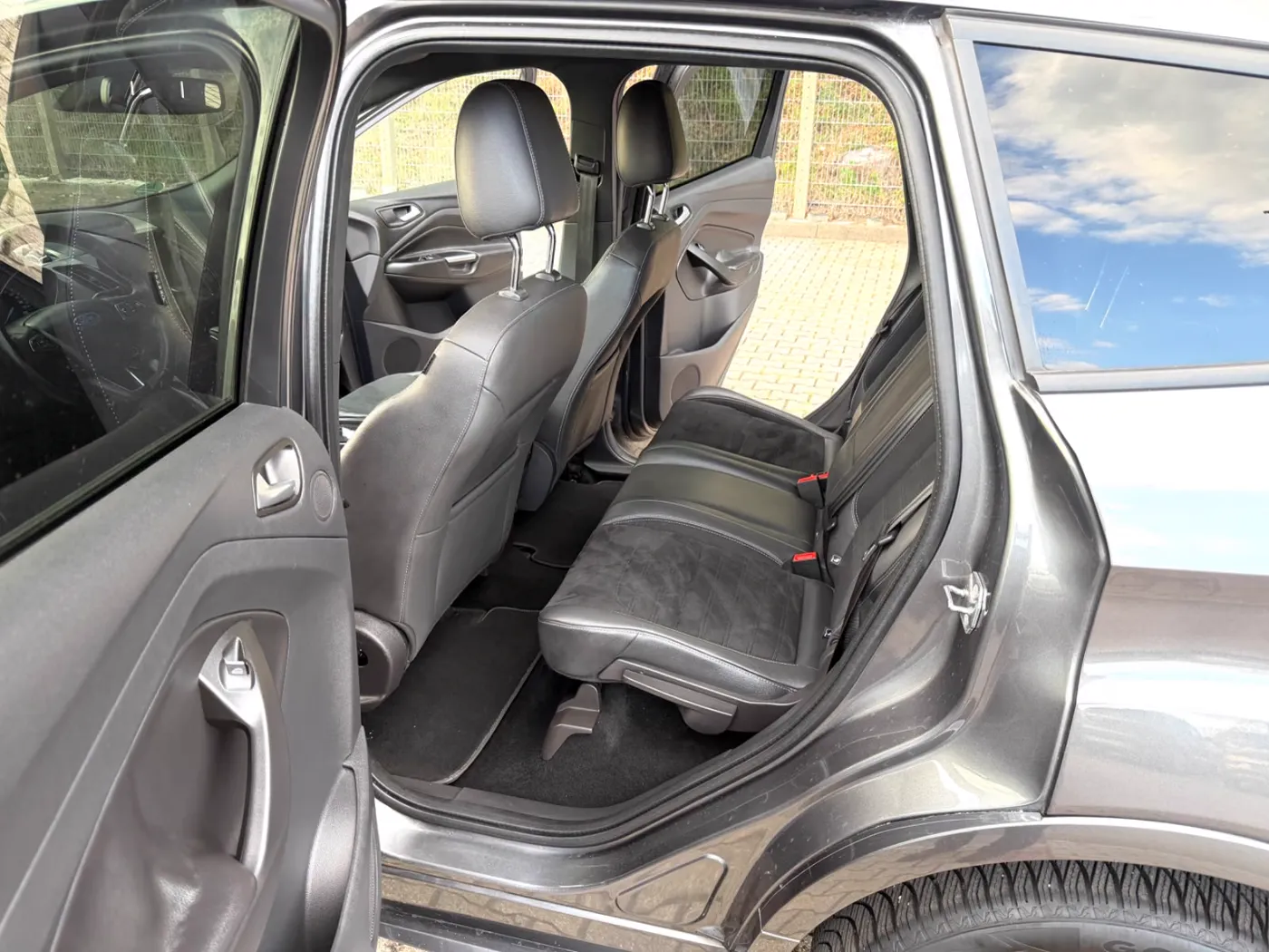 Ford Kuga — Ansicht 6