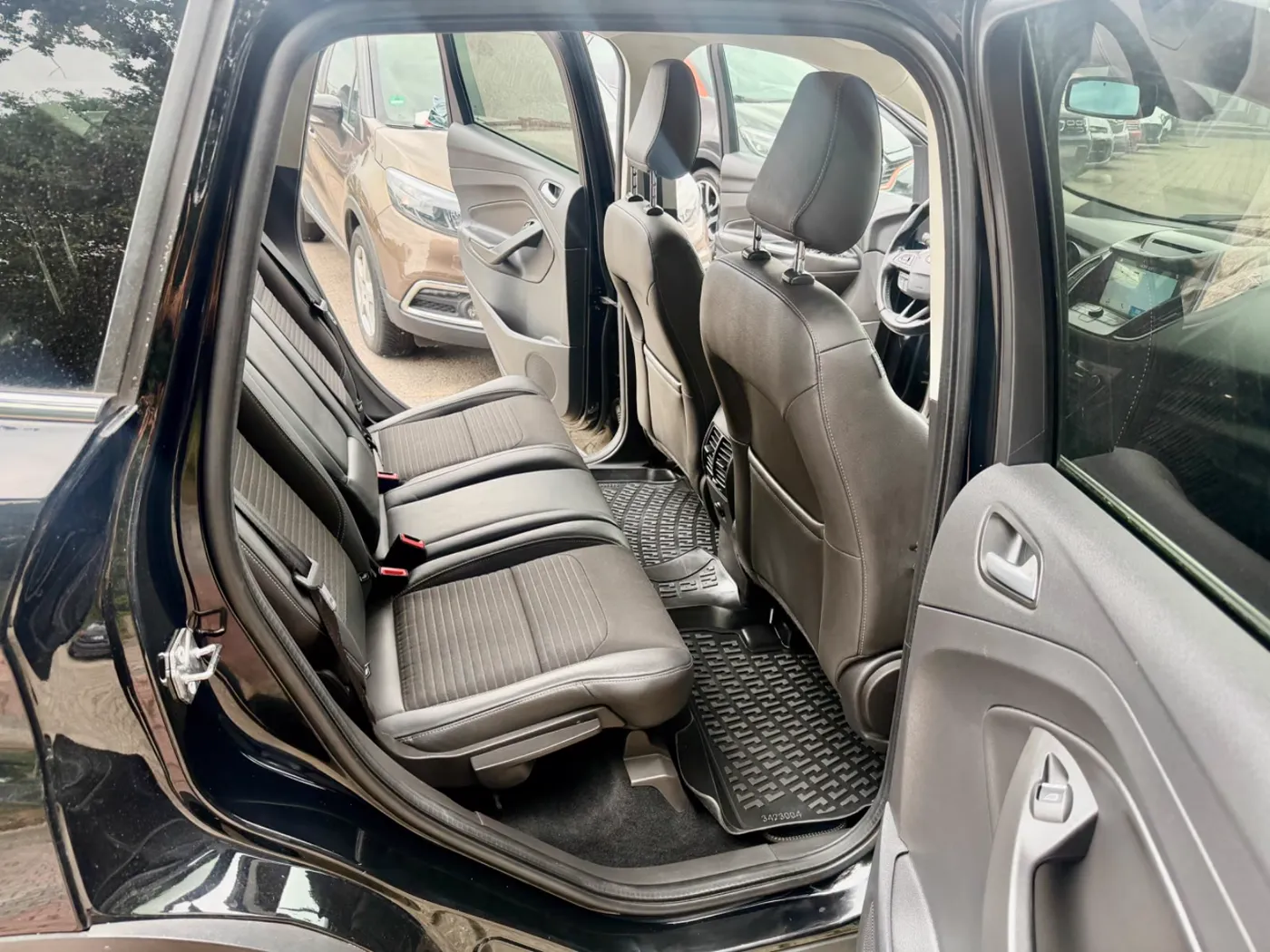 Ford Kuga — Ansicht 4