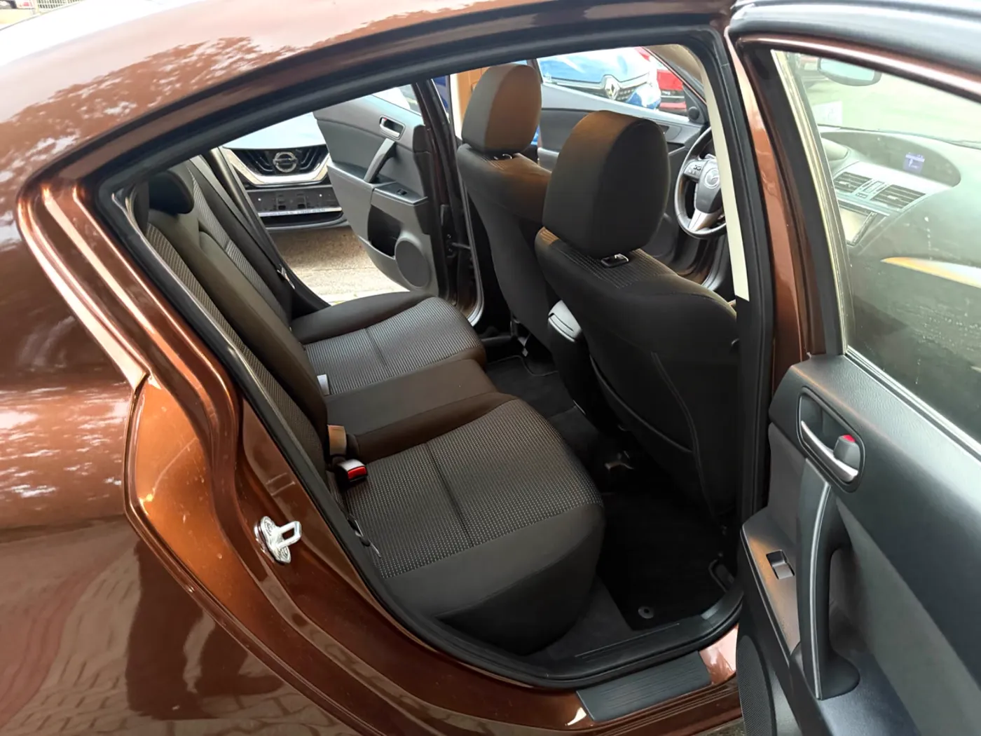 Mazda 3 — Ansicht 5