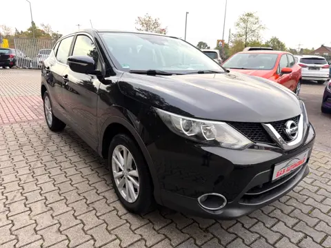 Nissan Qashqai Acenta, Schwarz, auf dem Hof von S.A.S Automobile
