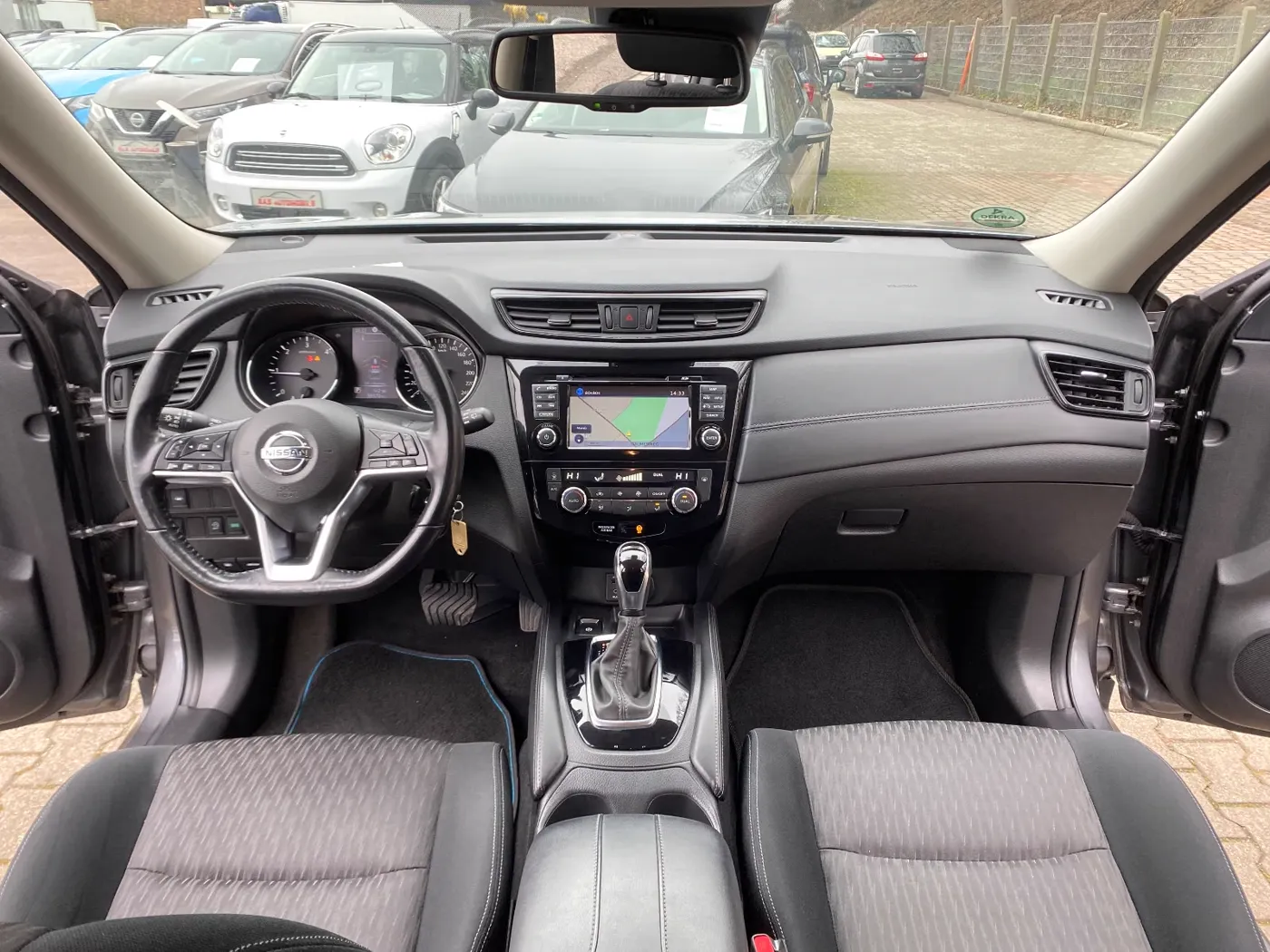 Nissan X-Trail — Ansicht 3