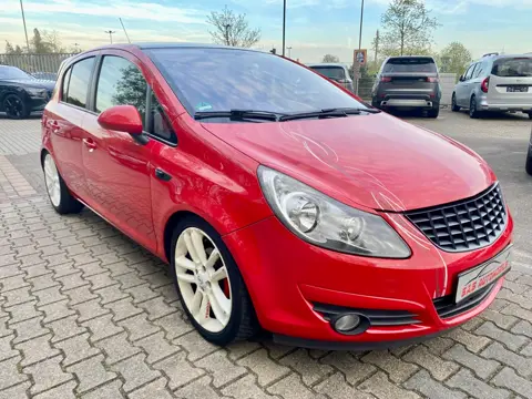 Opel Corsa D Color Edition, Rot, auf dem Hof von S.A.S Automobile