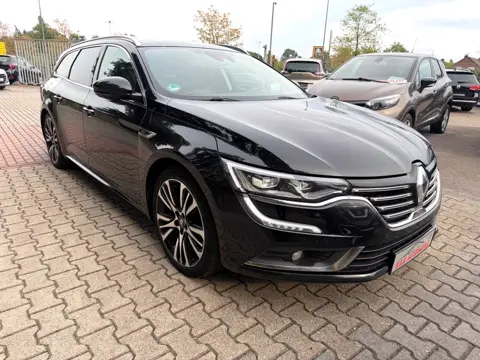 Renault Talisman Grandtour Initiale Paris, Schwarz, auf dem Hof von S.A.S Automobile