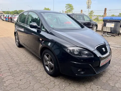Seat Altea Stylance, Schwarz, auf dem Hof von S.A.S Automobile