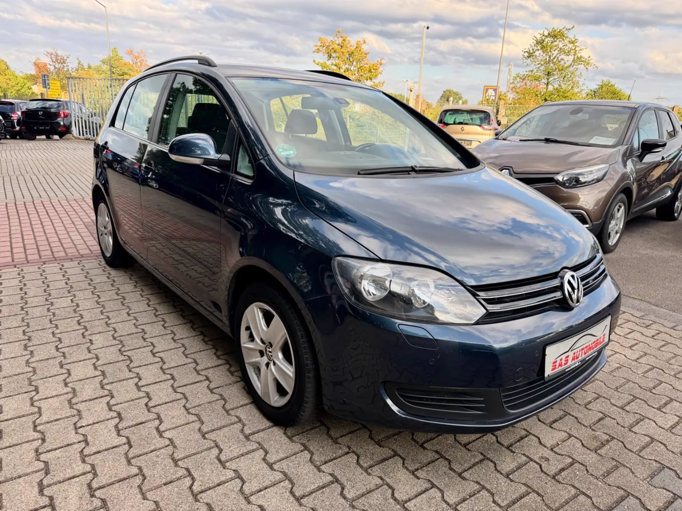 Volkswagen Golf Plus VI Comfortline, Blau, auf dem Hof von S.A.S Automobile