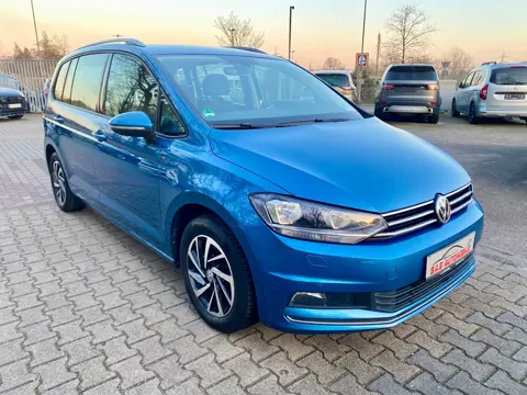 Volkswagen Touran Join Start-Stopp, Blau, auf dem Hof von S.A.S Automobile